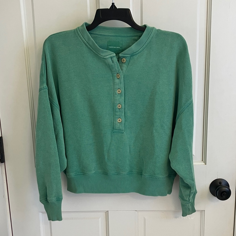 American Eagle Pull Over